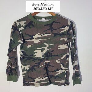 Vintage 80s/90s Sidelines Youth Medium L/S Camo T-Shirt Made in USA